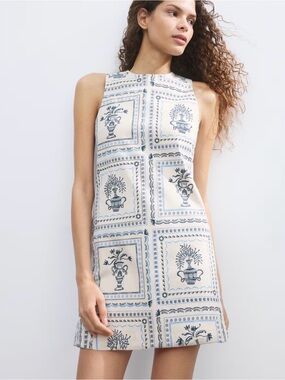 Sleeveless Tile-Print Shift Dress in Cream and Blue